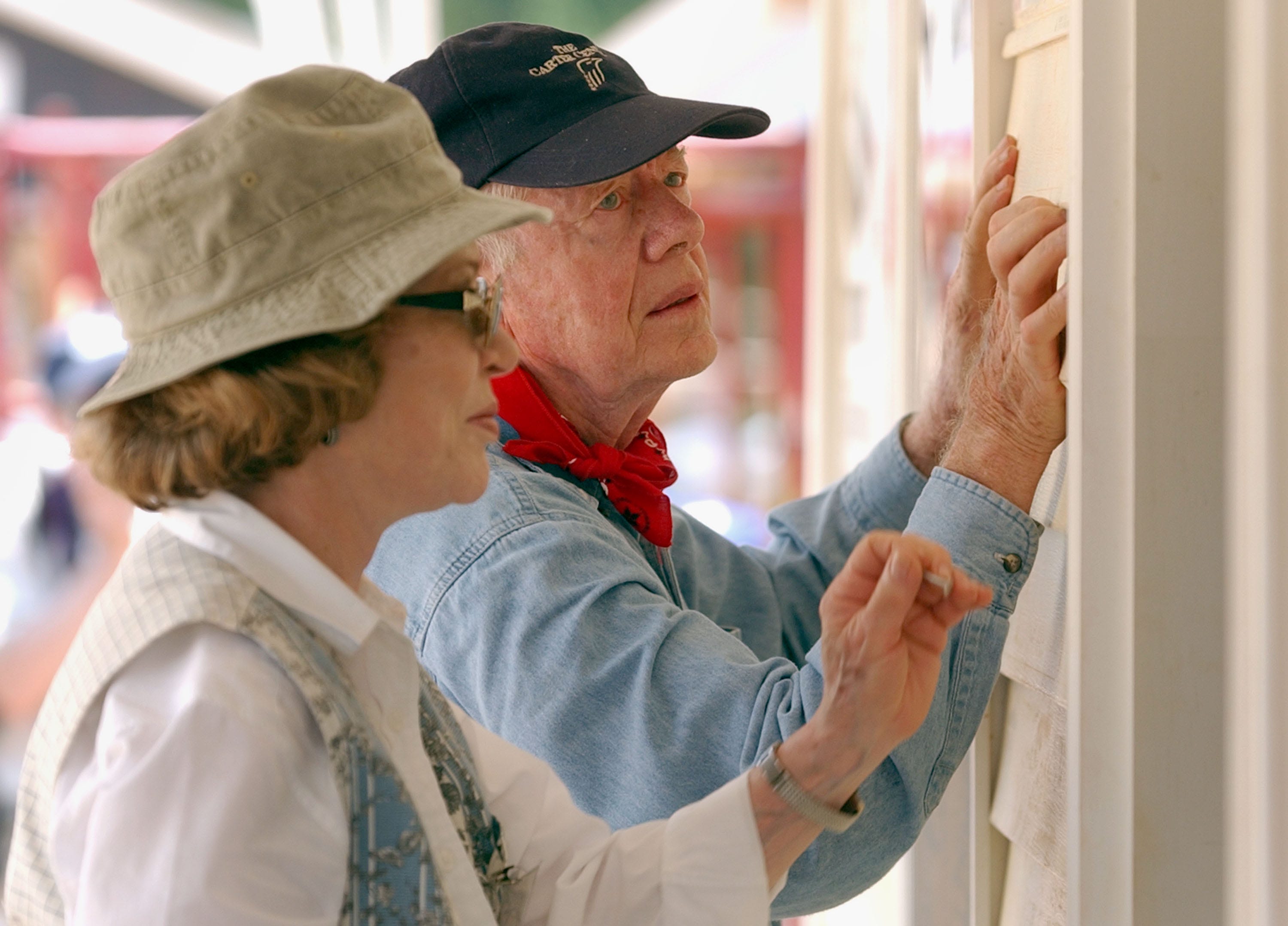 habitat for humanity help build homes