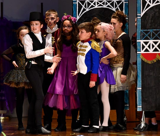 Abilene's St. John's Episcopal School putting on "Greatest ...