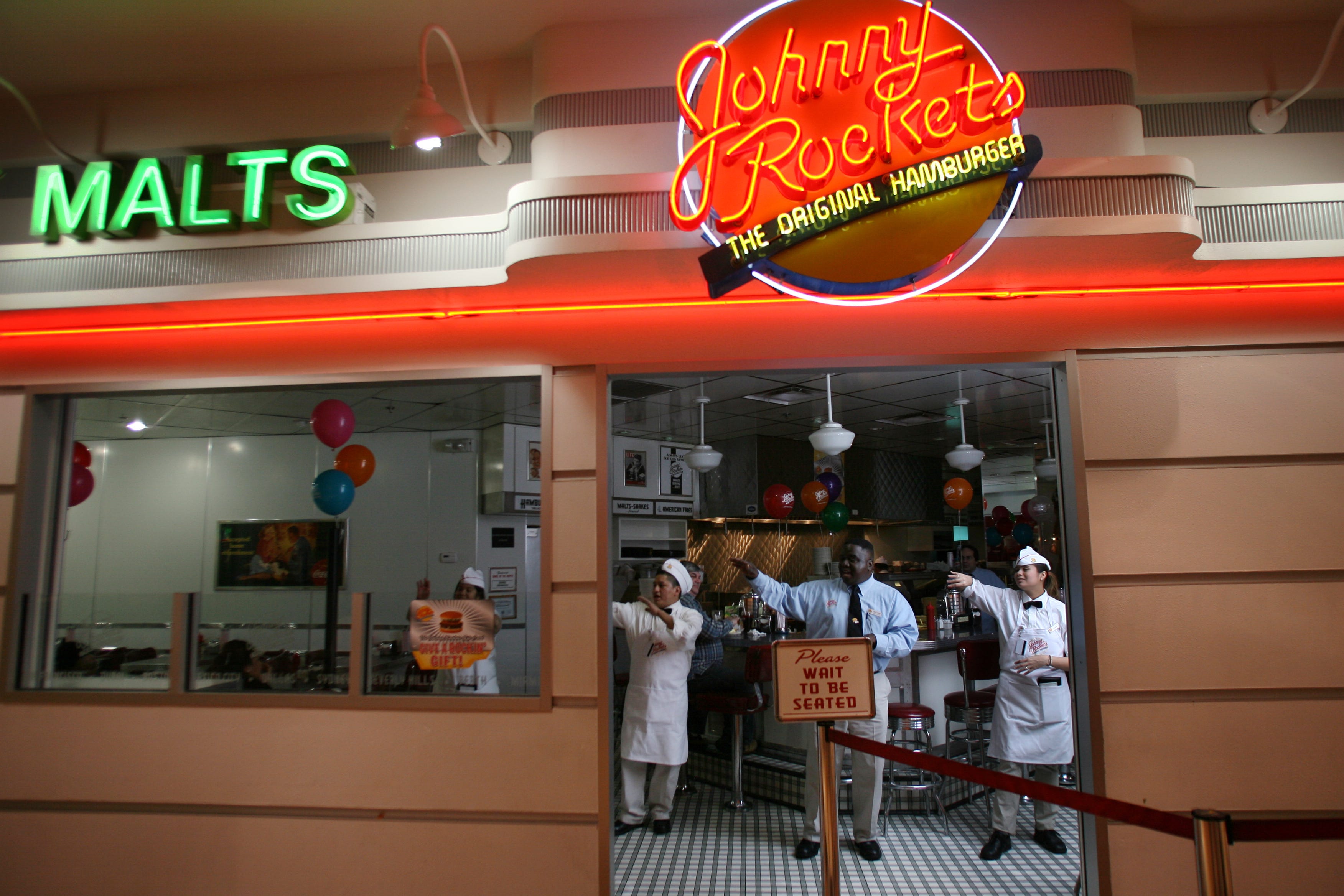 Johnny Rockets In Garden State Plaza In Paramus Closes