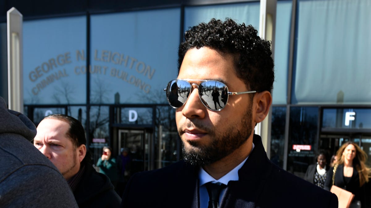 Actor Jussie Smollett leaves Cook County Court after his charges were dropped Tuesday, March 26, 2019, in Chicago. (AP Photo/Paul Beaty) ORG XMIT: ILPB132