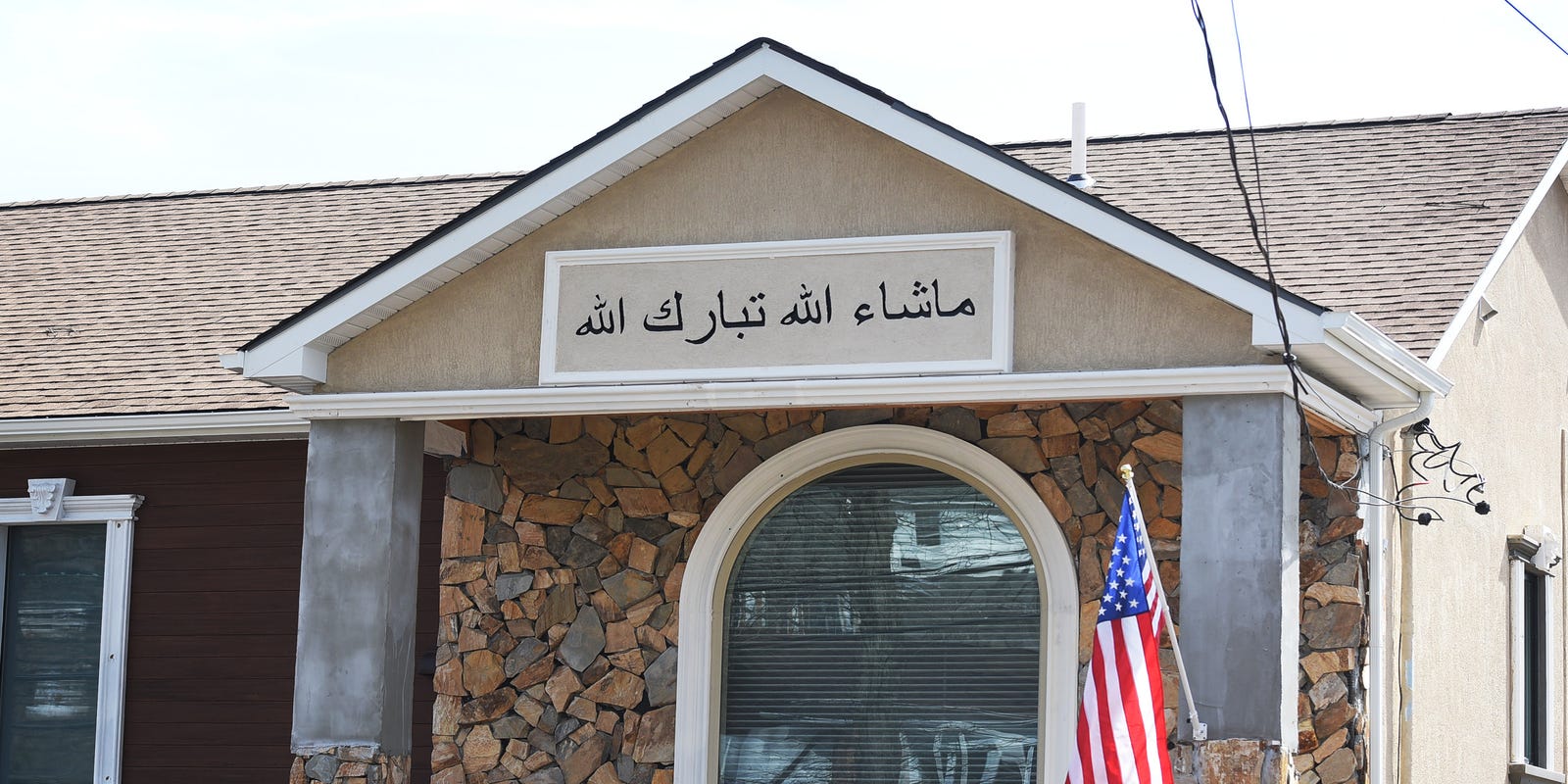 Wayne Nj Lake Community Rallies Behind Owners Of Arabic Home Message