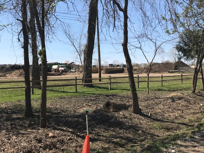 Collierville residents who live near the E-plex landfill have complained to the town, saying decomposing construction materials sometimes create a "rotten egg" smell in the area.