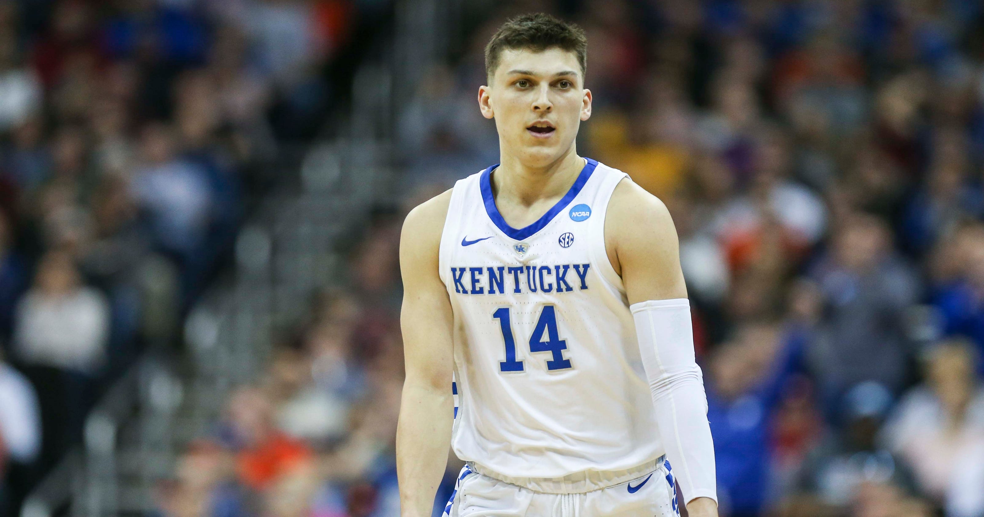 Kentucky basketball Tyler Herro to stay in NBA draft