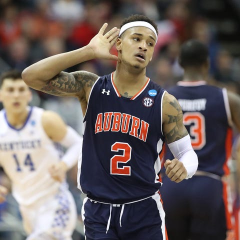 Bryce Brown of the Auburn Tigers reacts against...