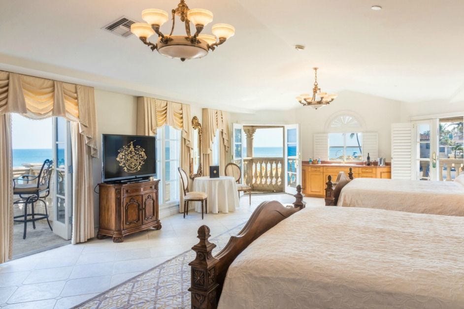 A Glimpse At Mar A Lago The Winter White House