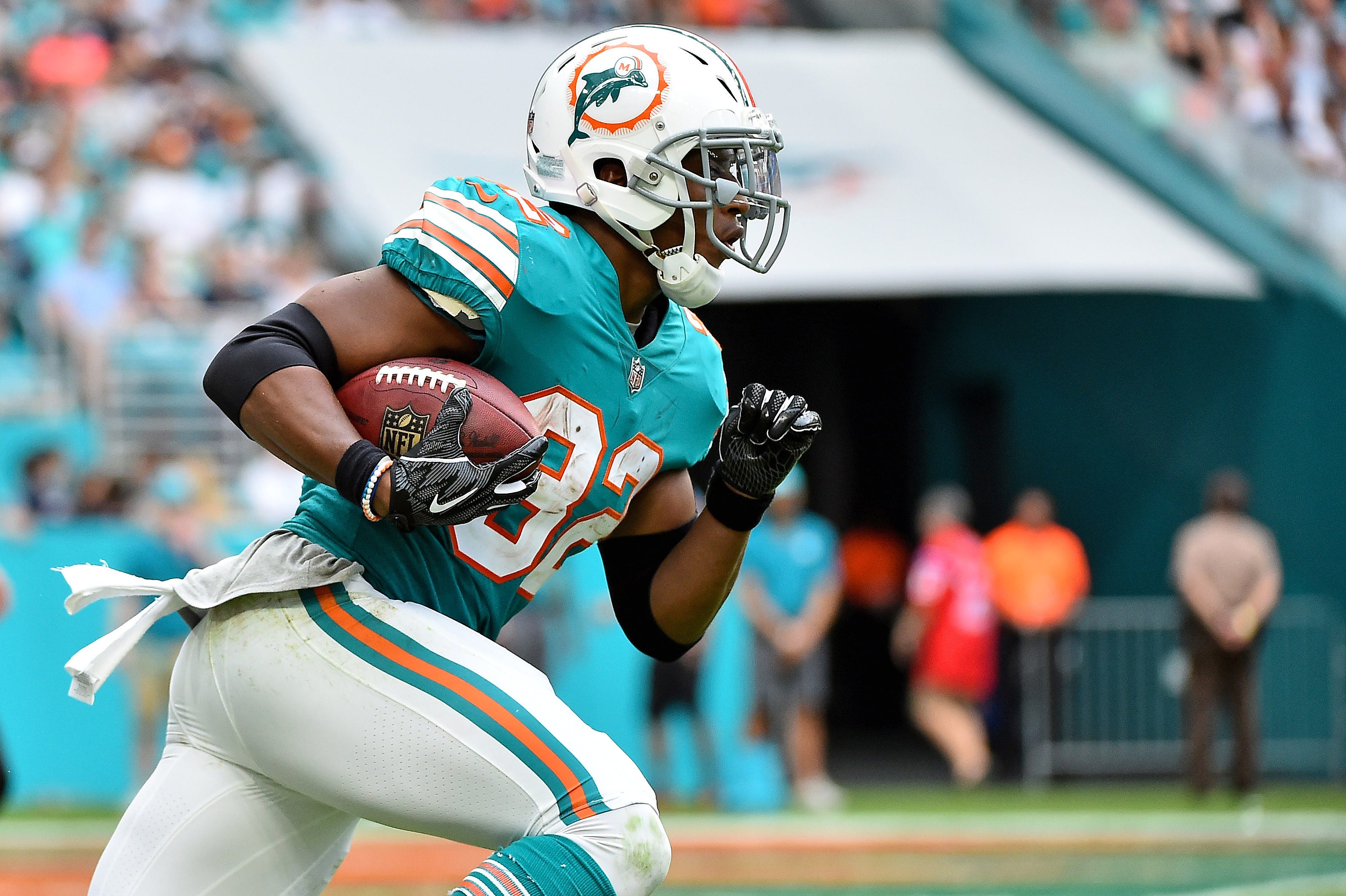 Nfl Uniforms 13 Teams That Should Consider A Change After Jets