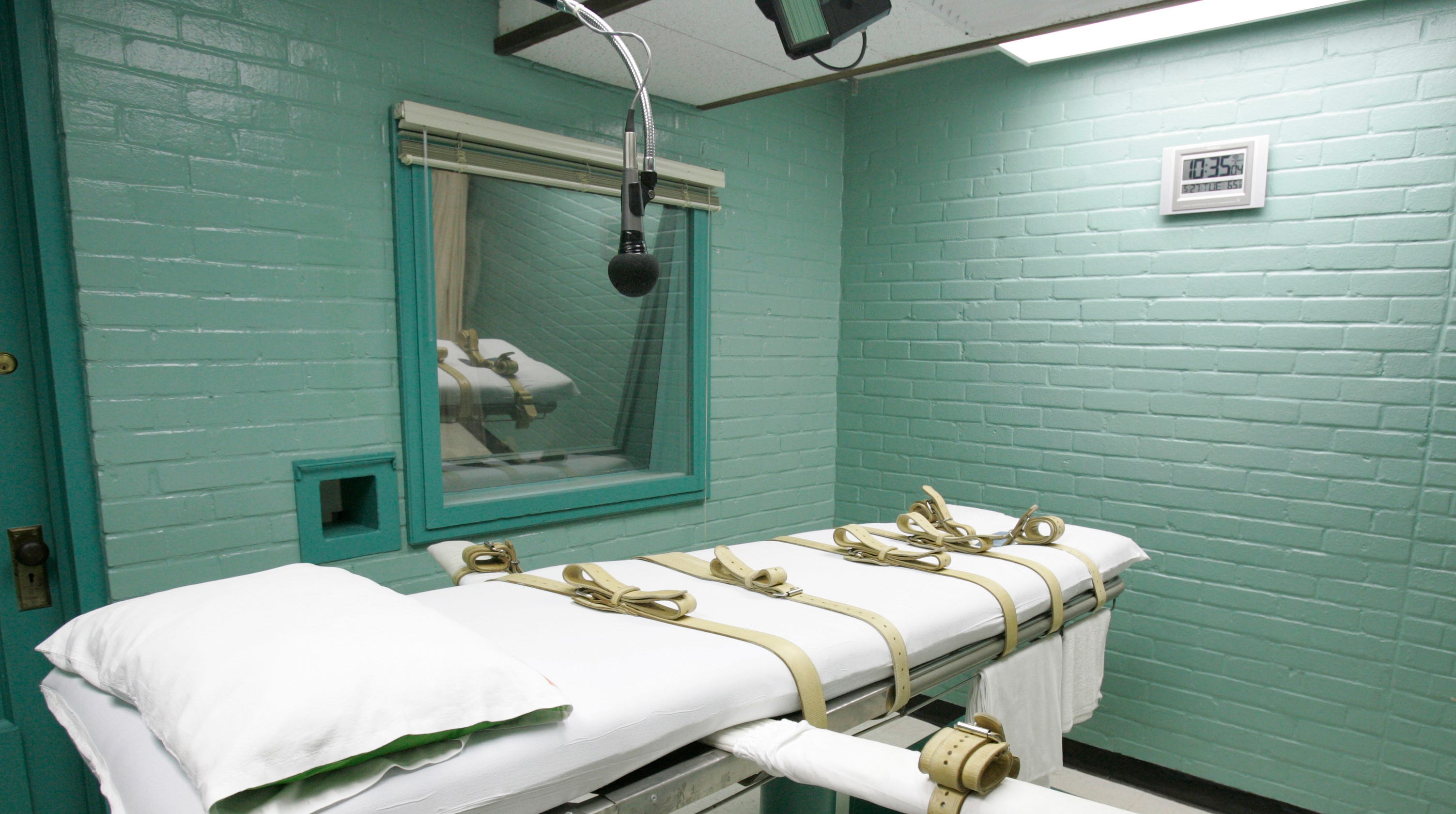 Texas executions All prison chaplains banned from execution chamber