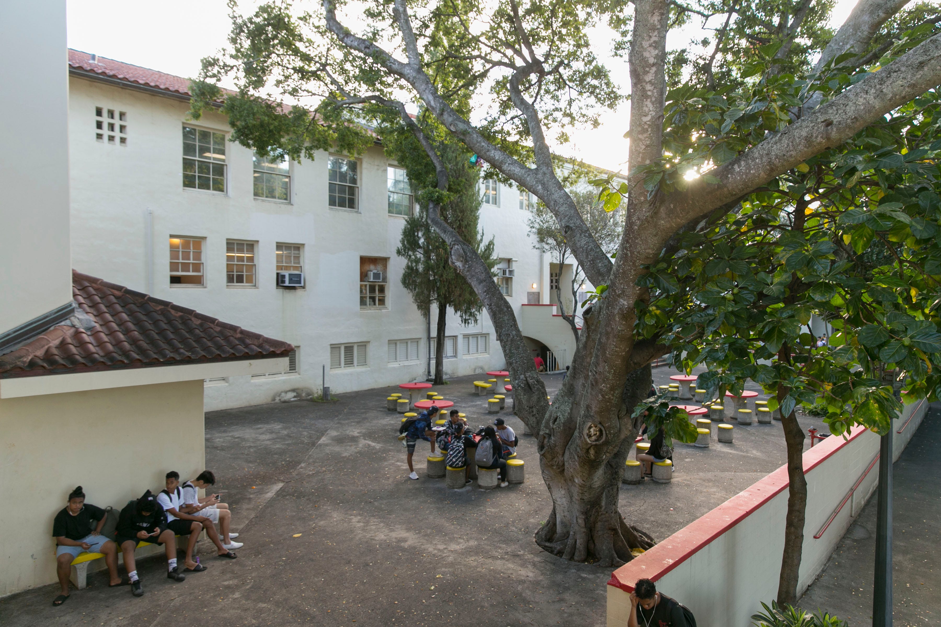 Hawaii Jobs Teachers Are Leaving They Can T Afford Real Estate Apts