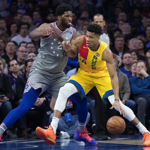 Milwaukee Bucks forward Giannis Antetokounmpo (34)