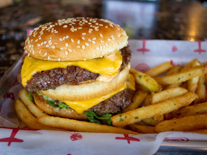 Aj Bombers Offers Version Of Big Boy Burger For One Week