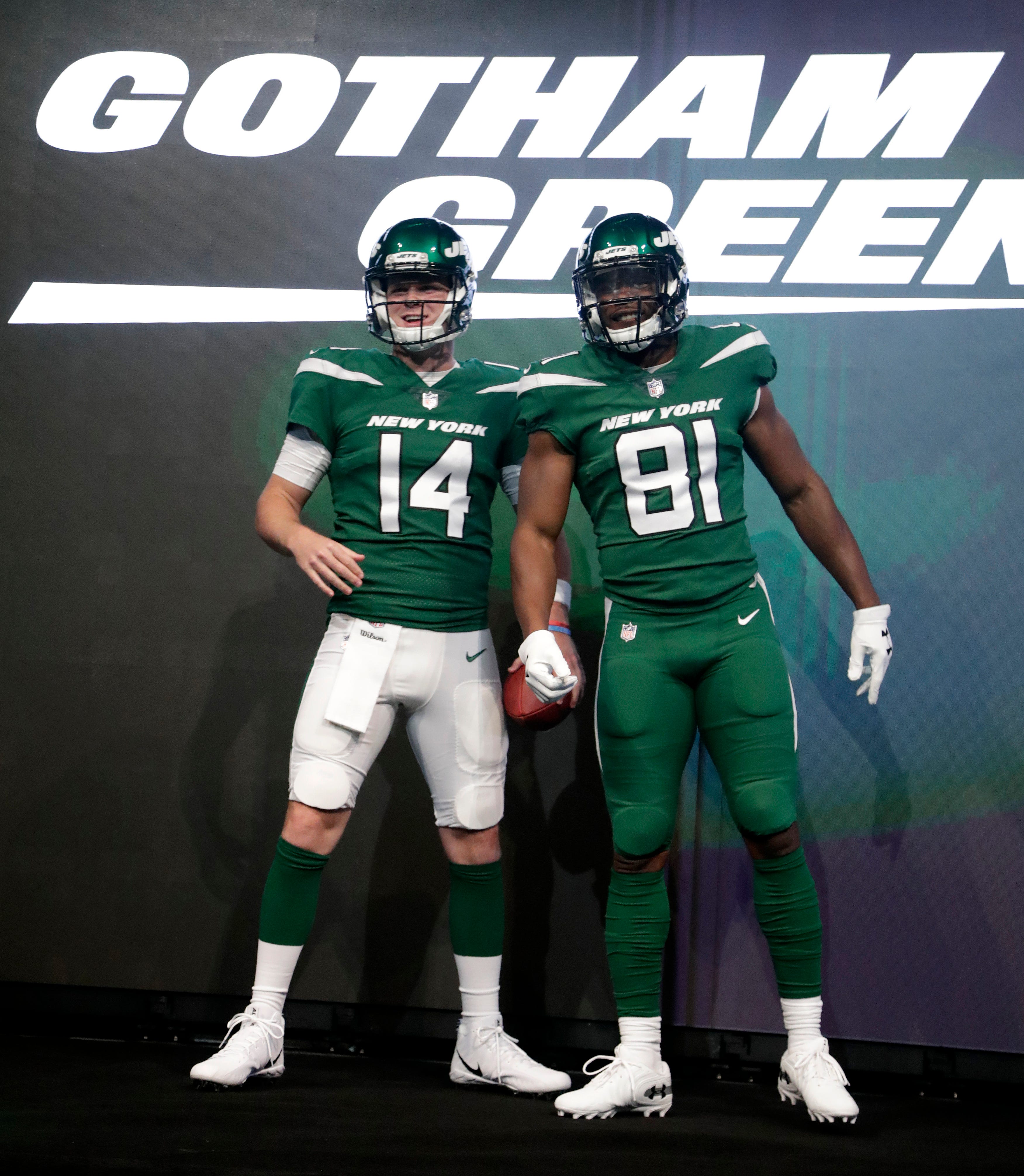 Jets uniforms photos: Team unveils new
