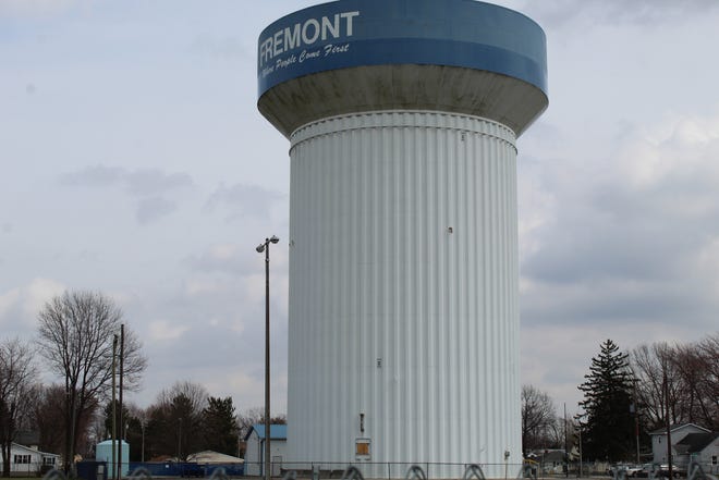 Fremont City Council approved two ordinances to repaint and make improvements to the Cedar Street Water Tower. Work on the projects should begin in June.