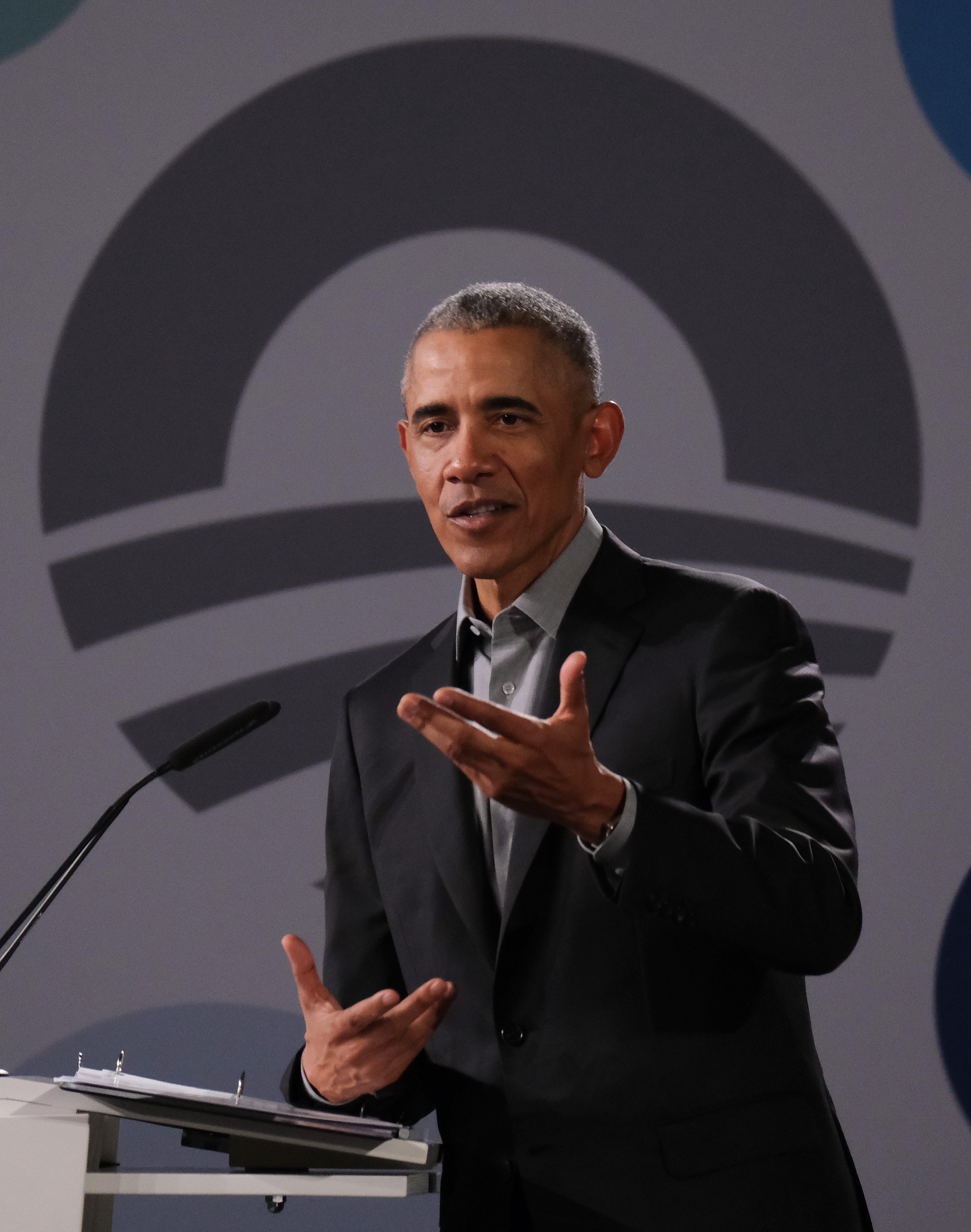 2020 election Barack Obama warns Democrats of 'circular firing squad'