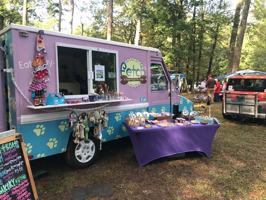 Dog food trucks setting new trend by serving pups and ...