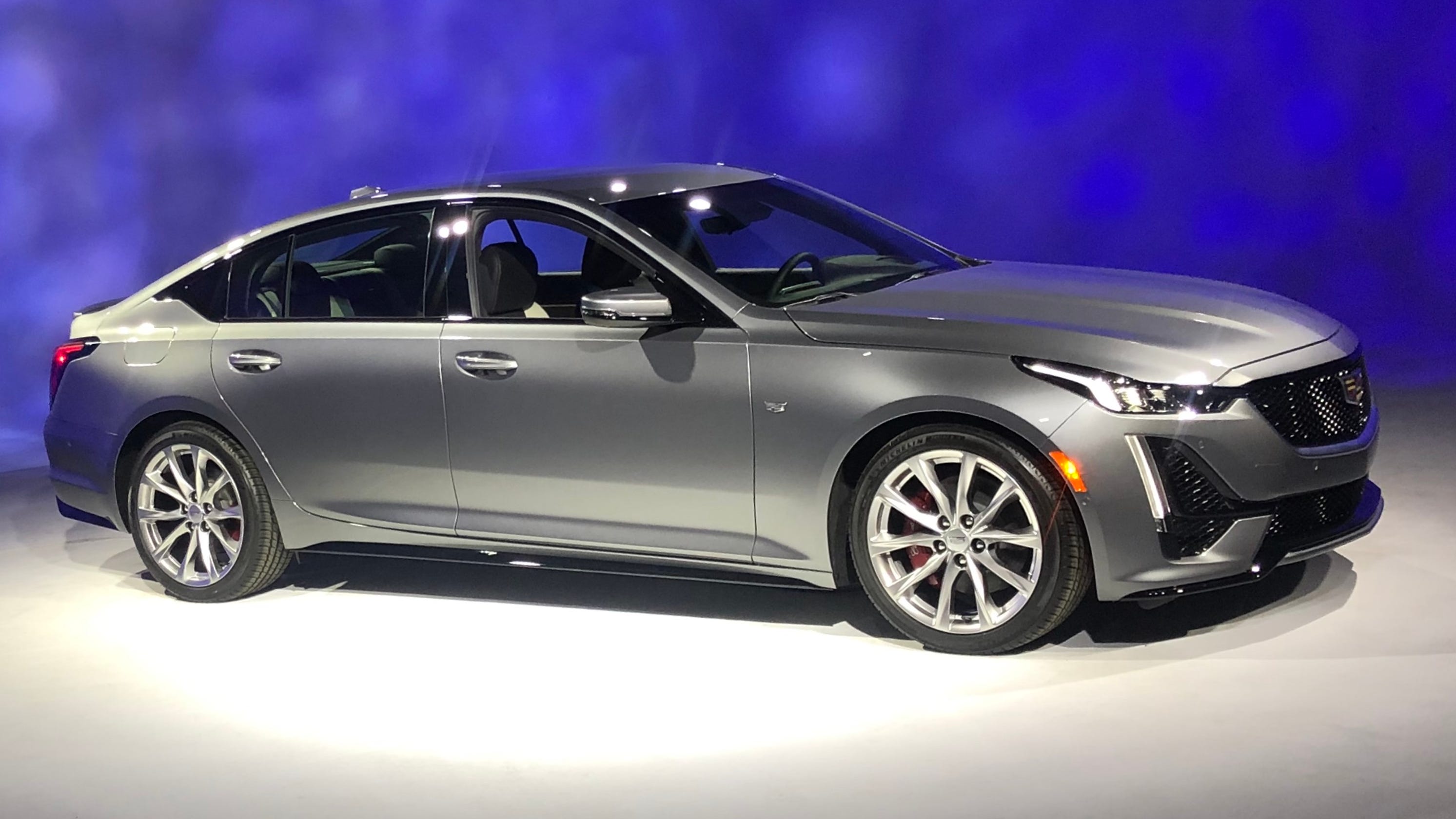 2020 Cadillac CT5 sedan revealed at New York Auto Show
