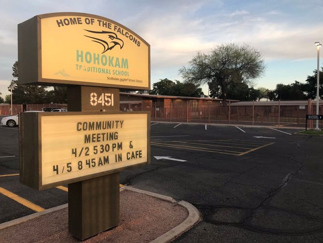 Parents and staff meet at Hohokam Elementary in Scottsdale Tuesday, April 2 to discuss the rebuild of Hohokam and the potential closure of Yavapai Elementary.