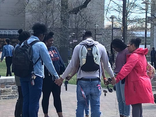 3b7d6de9-51fc-42bb-8a87-94f103b57259-HBCU_pic_prayer.jpg