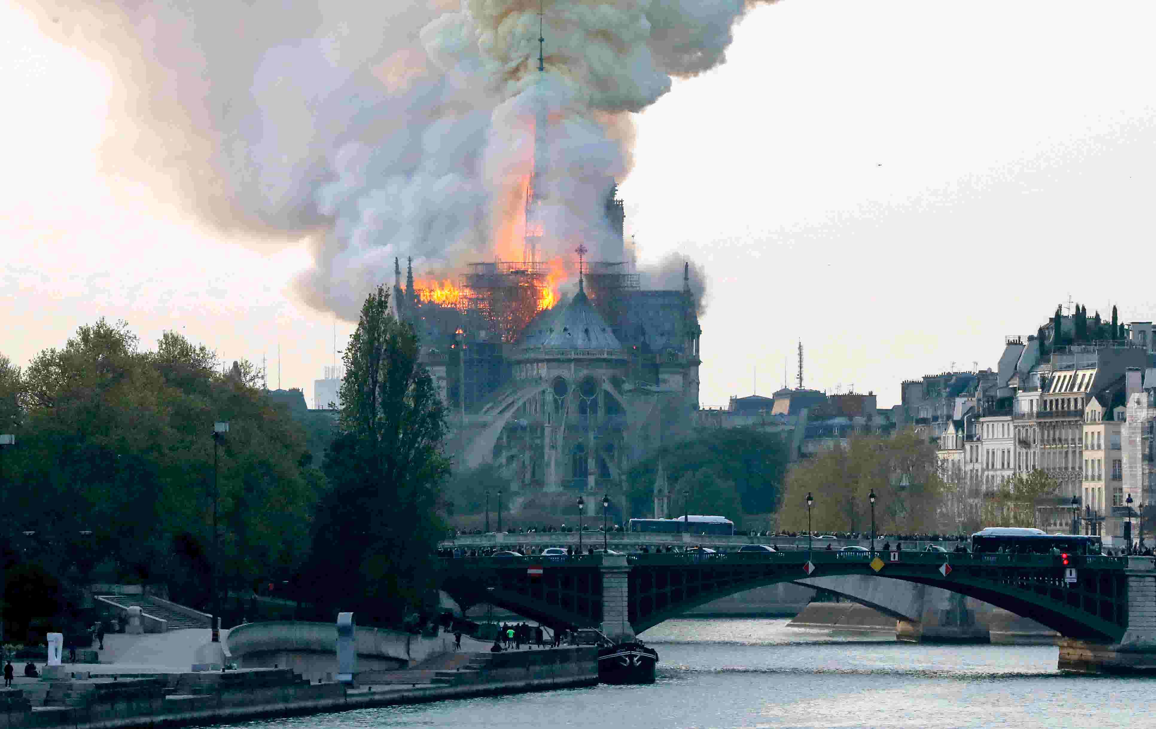 fbc6adc1-4042-4075-be2f-9f1e4f2bd35f-GETTY_NOTRE_DAME_CATHEDRAL.jpg?quality=10