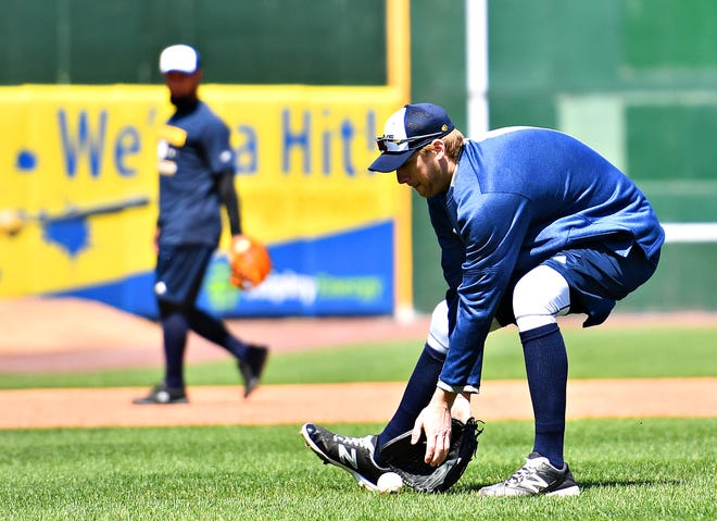York Revolution and former MLB pitcher Ross Detwiler fields a ground ball during the team's first practice at PeoplesBank Park on Tuesday. Dawn J. Sagert photo