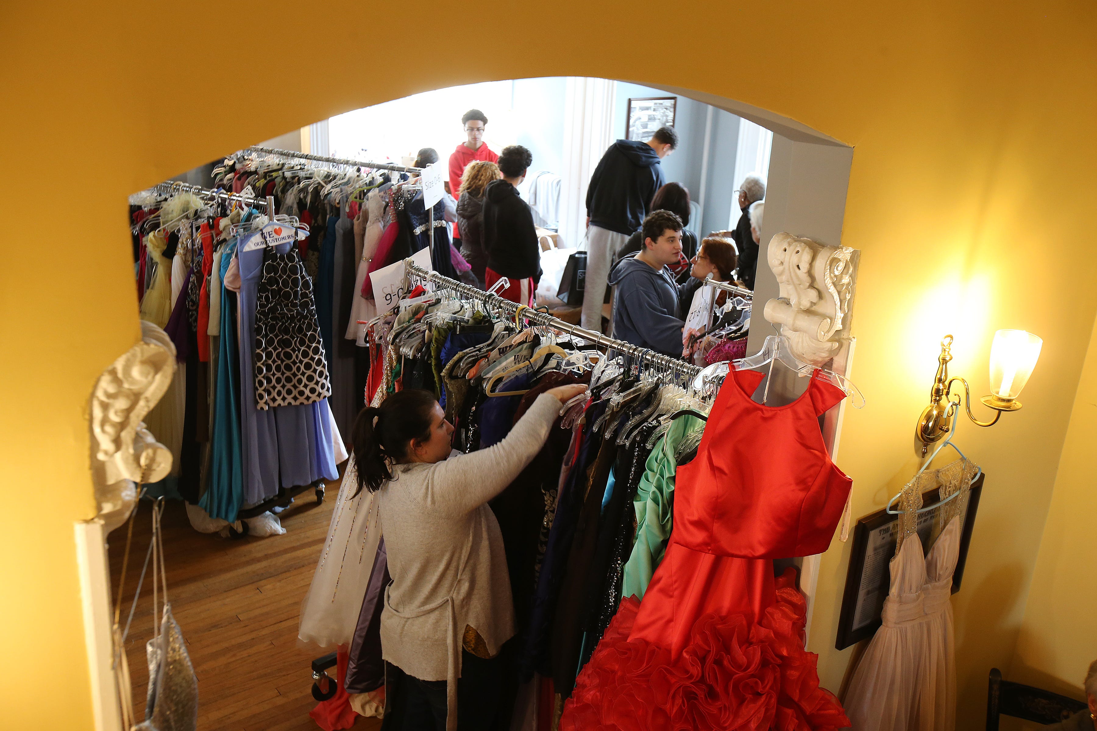 free prom dresses 2019 near me