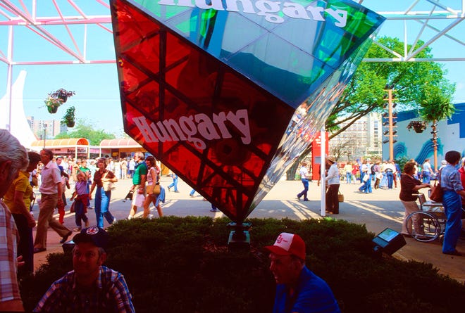 A giant Rubik's cube is displayed outside the Hungarian Pavilion during the World's Fair in 1982. (Gary Heatherly/McClung Museum)
