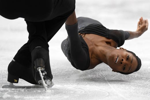 TOPSHOT - Frances Vanessa James and Morgan Cipres perform in the pairs' free skating event at the ISU European Figure Skating Championships in Minsk on January 24, 2019. (Photo by Kirill KUDRYAVTSEV / AFP)KIRILL KUDRYAVTSEV/AFP/Getty Images ORG XMIT: 775232882 ORIG FILE ID: AFP_1CM1FR