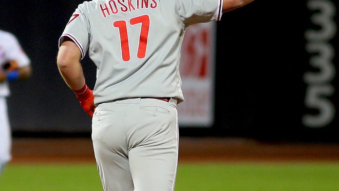 Rhys Hoskins Home Run Trot Reignites Ny Mets And Phillies Rivalry Rhys Hoskins Home Run Trot Reignites Ny Mets And Phillies Rivalry