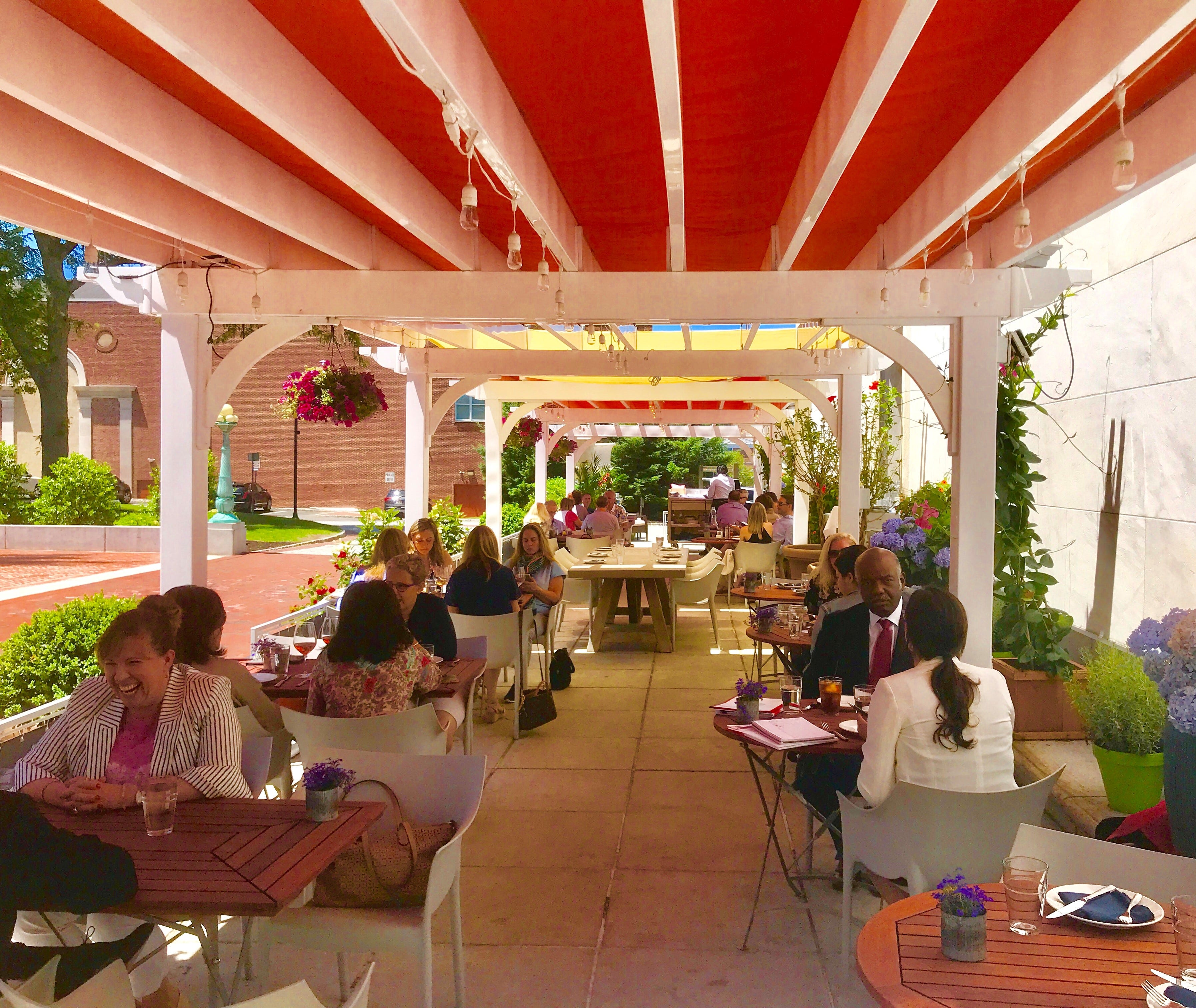 Al fresco dining at Morristown's Jockey Hollow Bar & Kitchen