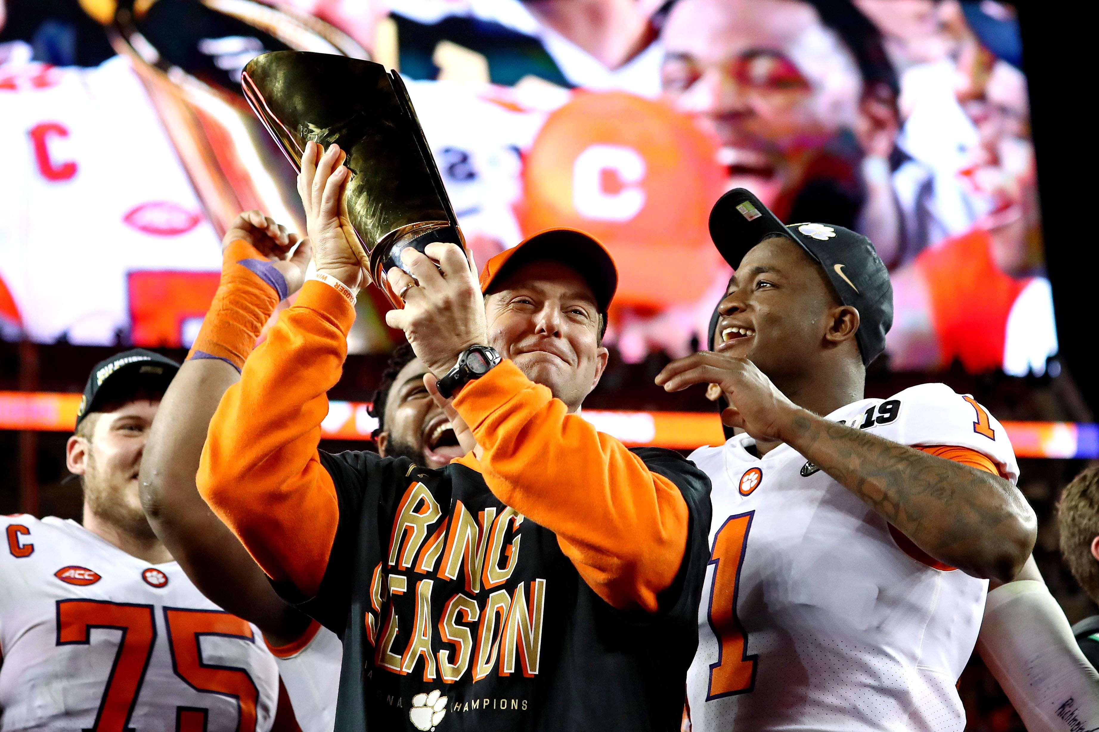 Coaches Poll Clemson Flexing Recruiting Muscles By Going National