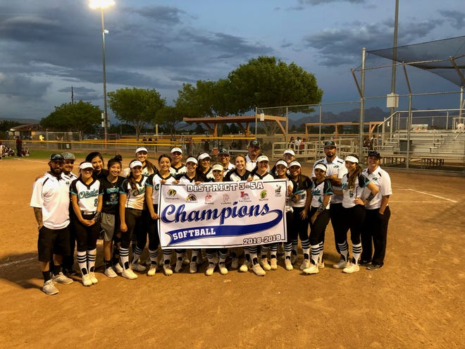 The Oñate softball team clinched the District 3-5A championship with a doubleheader sweep against Gadsden on Friday.