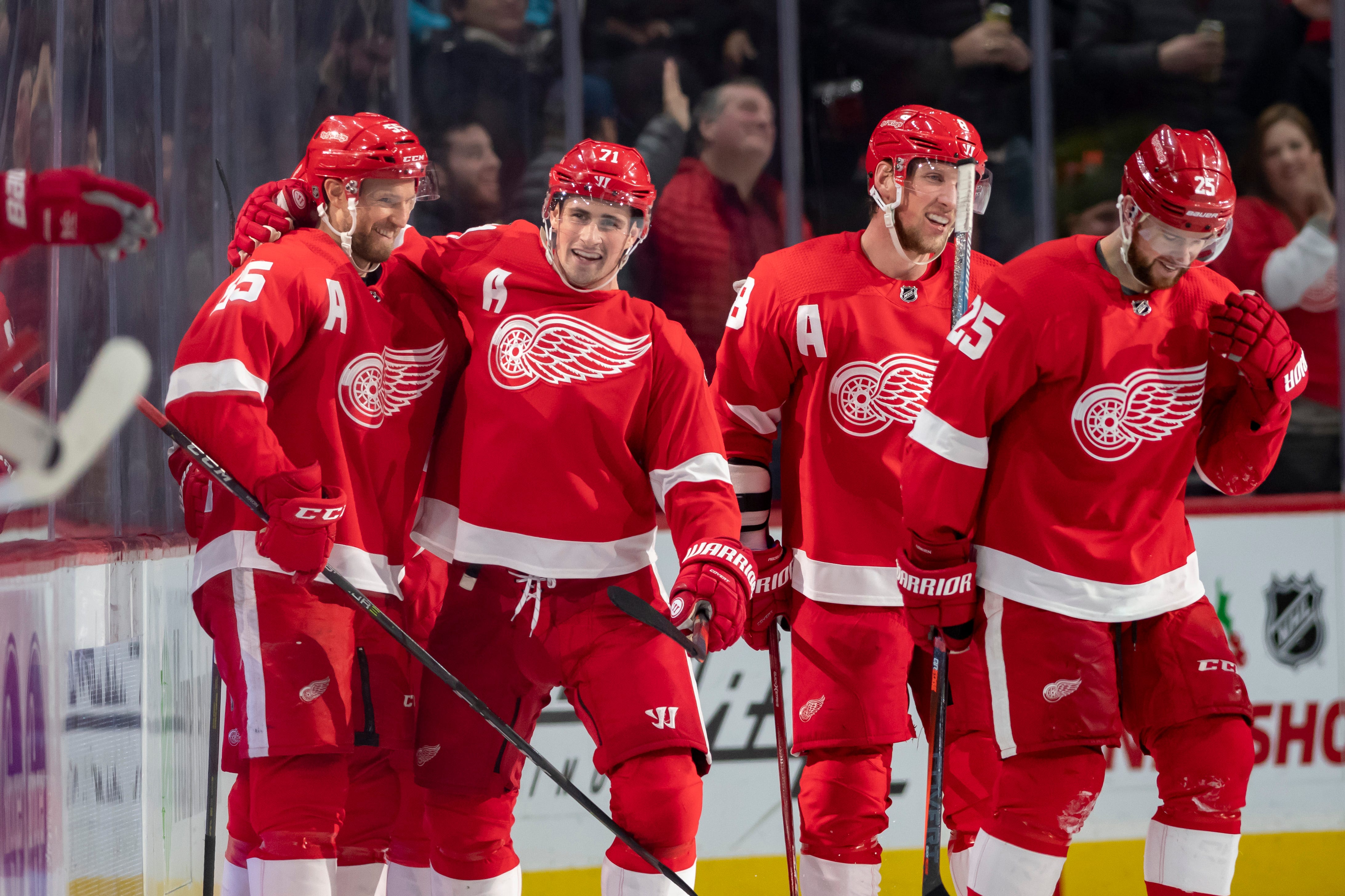 Detroit Red Wings (Sports Team)