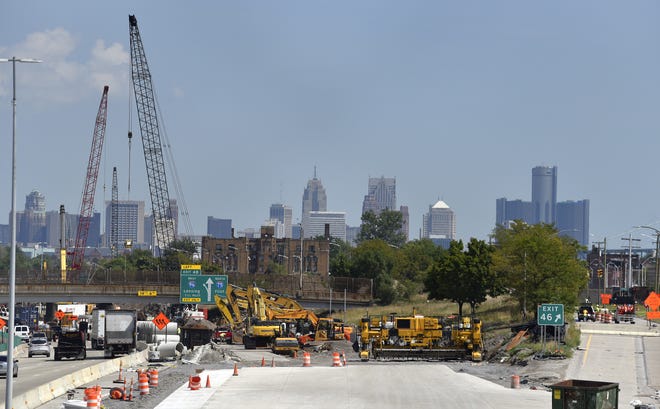 Road construction equipment sits idle on northbound I-75 at Exit 46 in September 2018. Back pay resulting from a lockout of unionized builders last year remains a sticking point between Operating Engineers 324 and Rieth-Riley Construction Co.