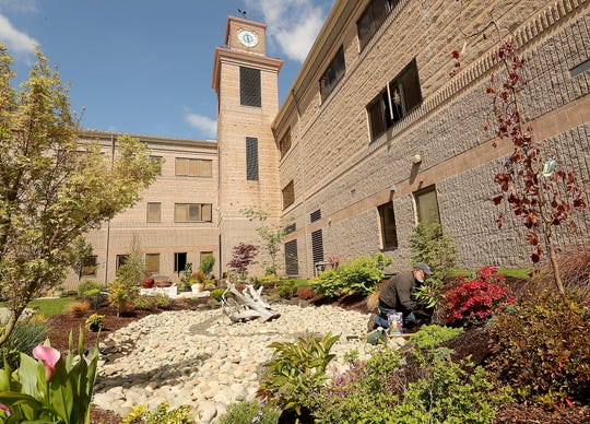 Bremerton High School S Garden Of Readin