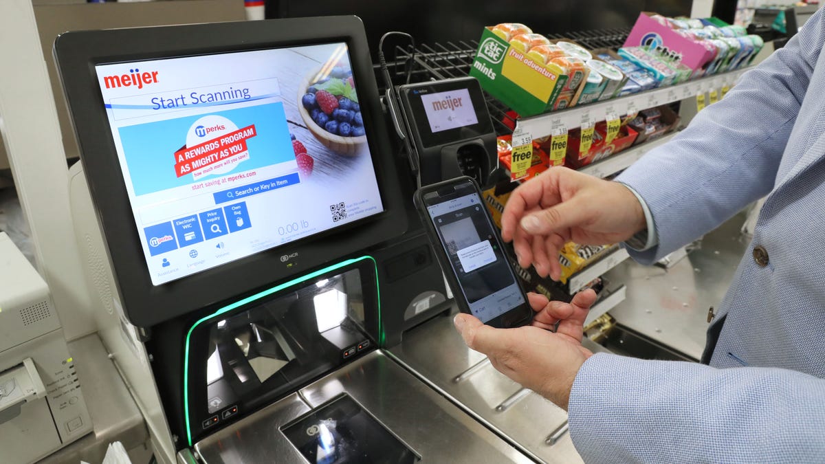 Target, mudanças na política de auto-checkout do Walmart que os residentes de Wisconsin devem conhecer