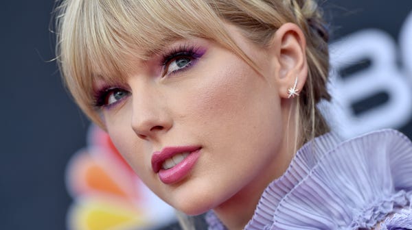 Taylor Swift attends the 2019 Billboard Music...