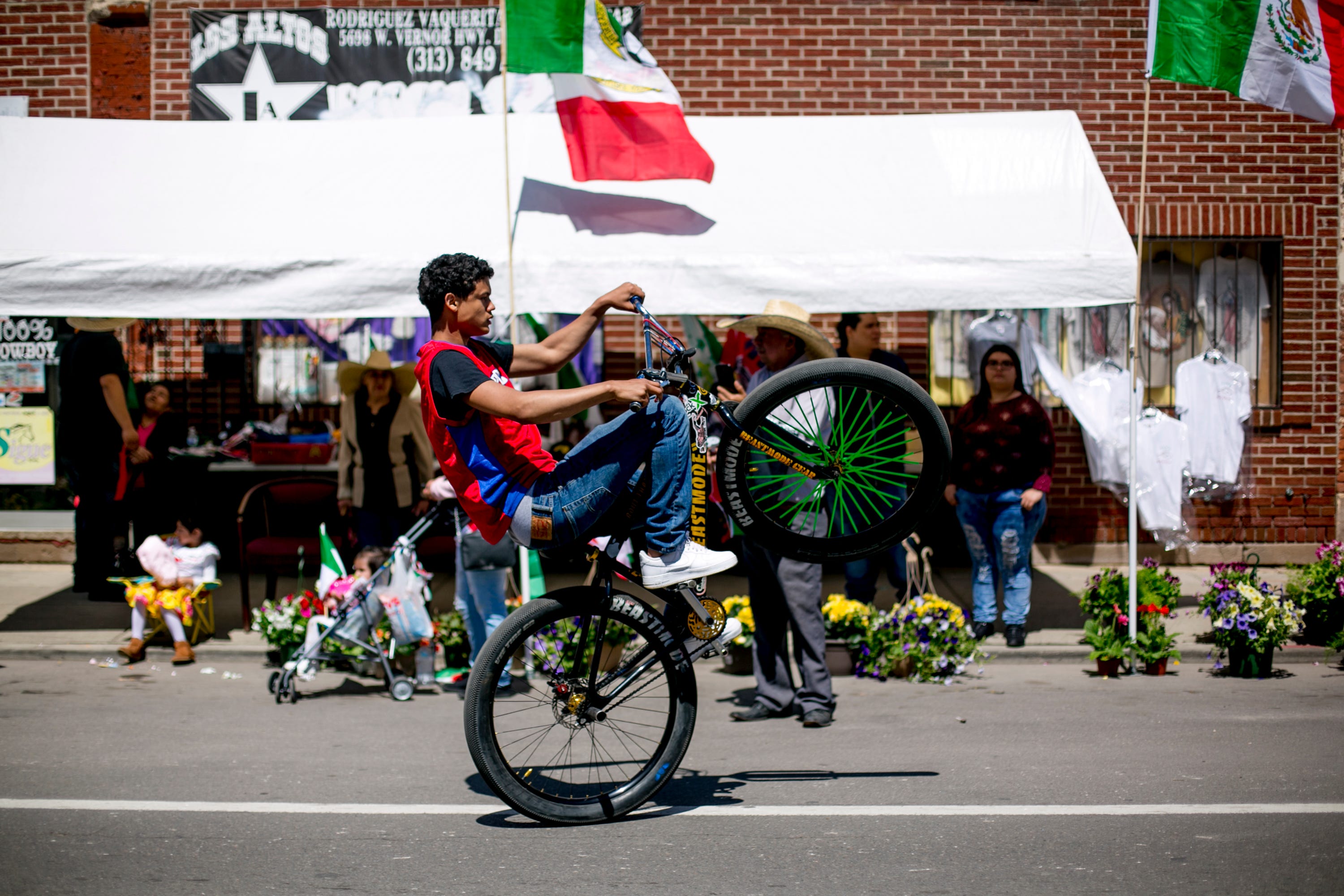 Cinco de Mayo adalah perayaan musim semi untuk Metro Detroit