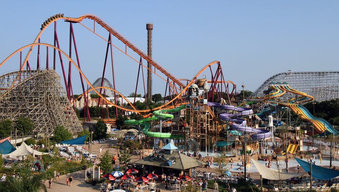 Six Flags Great America, in Gurnee, Illinois, has several rides for kids and families.