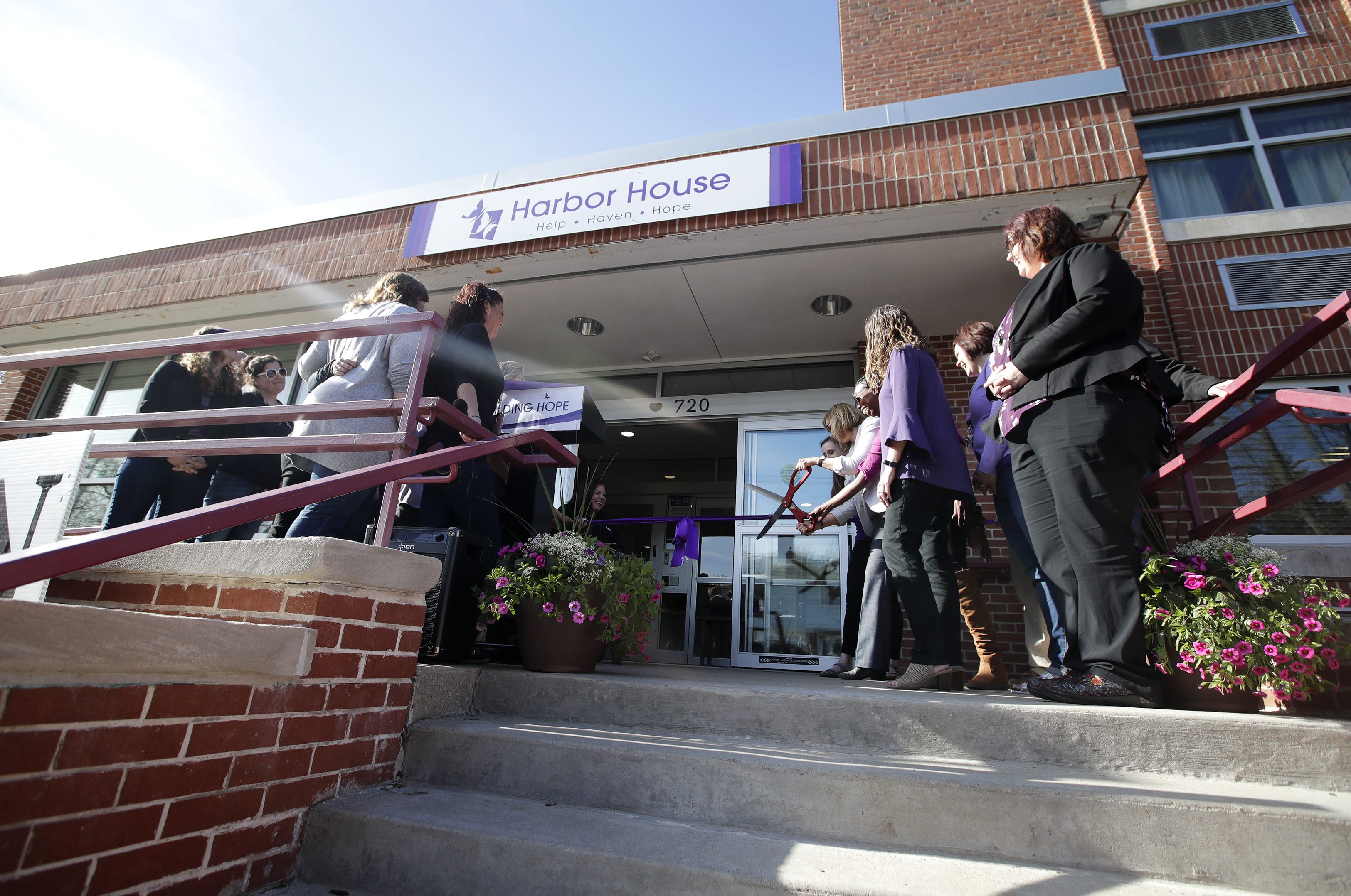 Harbor House Public gets glimpse of expanded domestic abuse shelter