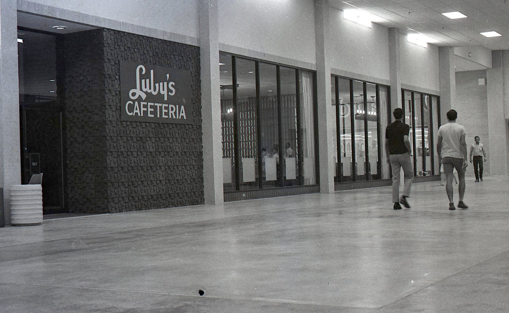 Corpus Christi's Padre Staples Mall