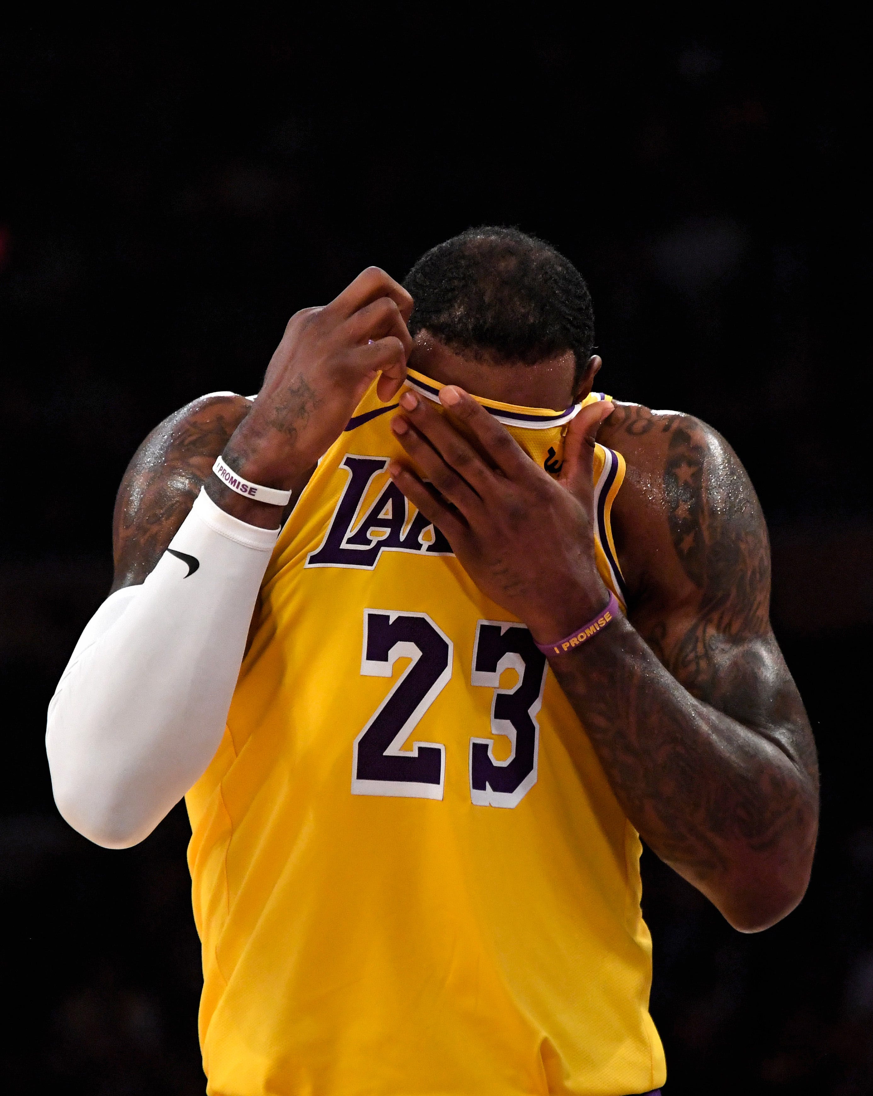 lebron james trade to lakers