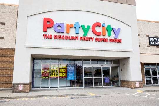 Party City Springdale is one of 45 stores closing. Party City says its closing blinds due to a global helium shortage. Photo shot Friday May 10, 2019. 