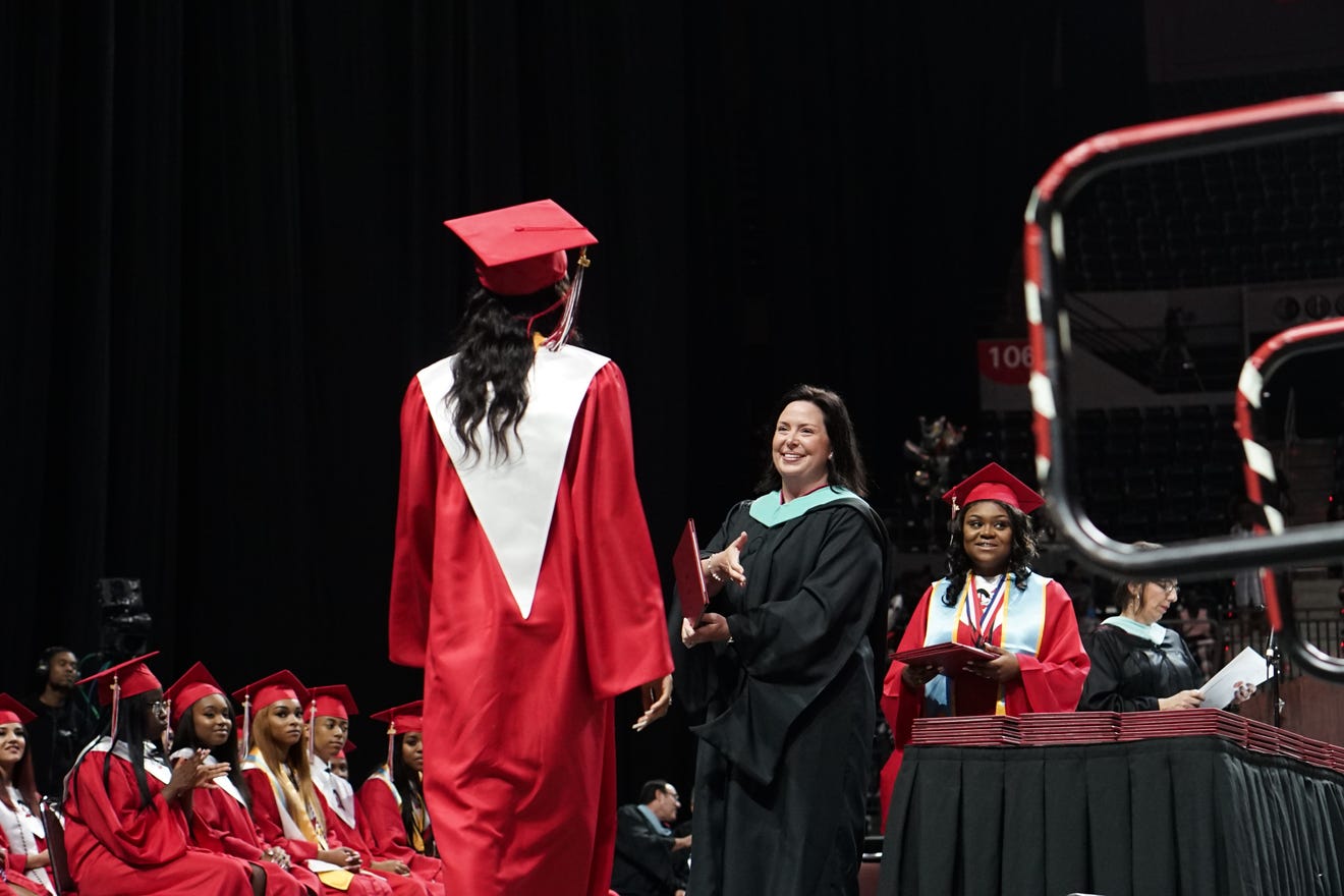Lafayette Parish: Here is the schedule for high school graduations Lafayette Parish: Here is the schedule for high school graduations