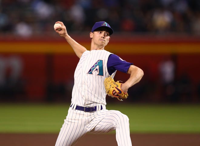 May 9, 2019: Arizona Diamondbacks pitcher Luke Weaver pitches in the fifth inning against the Atlanta Braves at Chase Field.