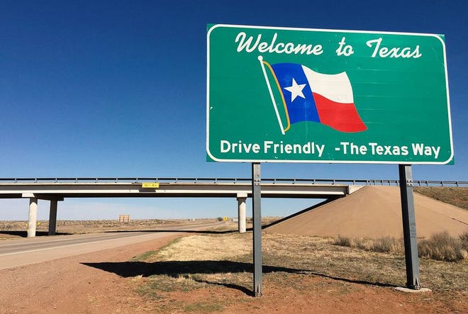 A "Welcome to Texas" sign along eastbound Interstate 40 entering Deaf Smith County from Quay County, New Mexico.