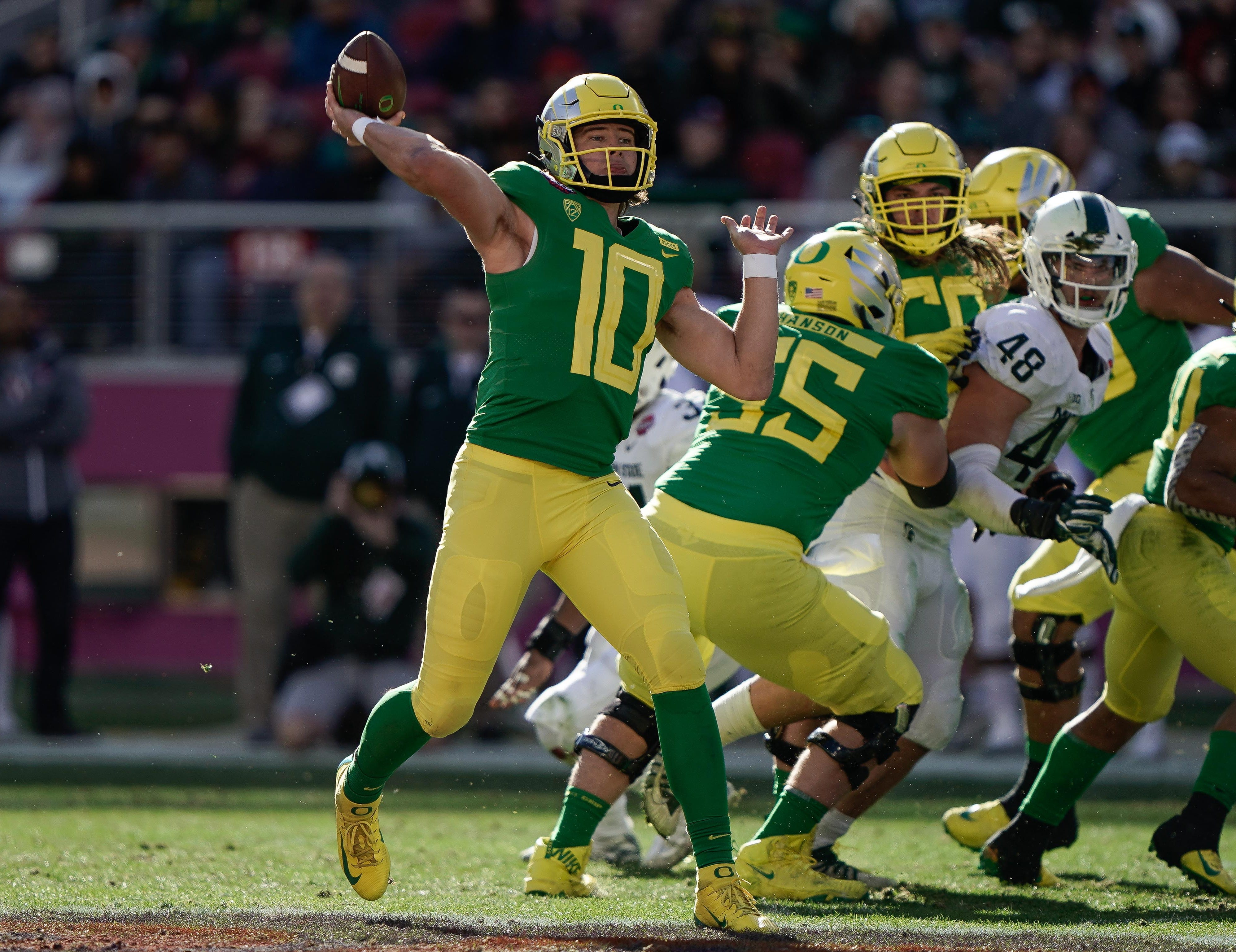 Justin Herbert Savors Oregon Finale After Bypassing The Nfl