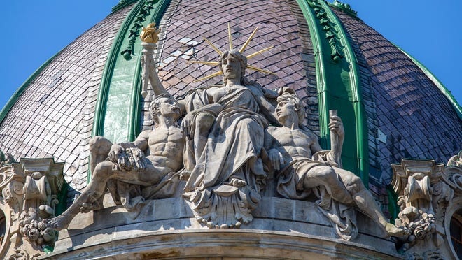 Statue Of Liberty Replicas Around The World