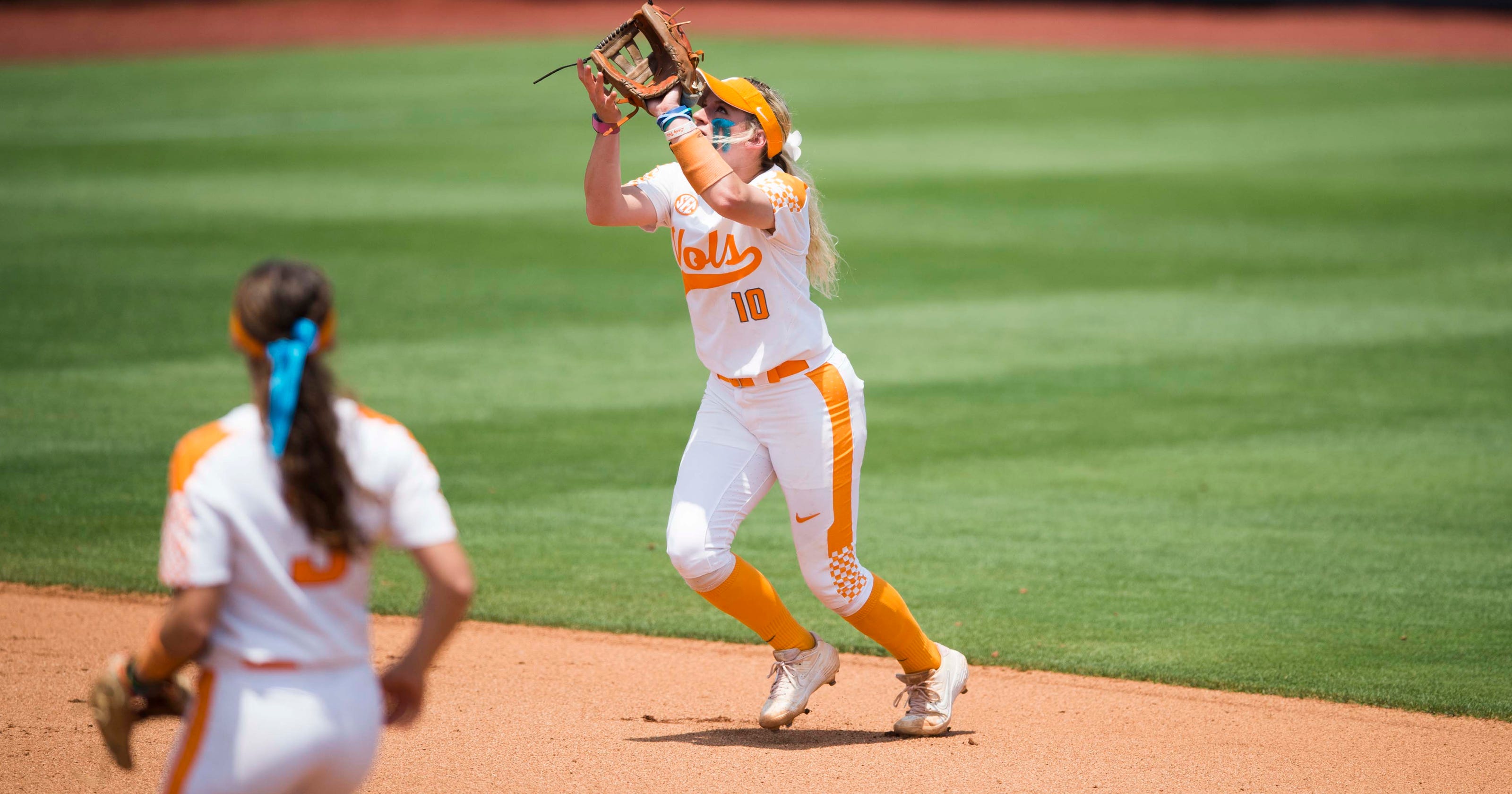 Lady Vols softball faces Florida in Super Regional