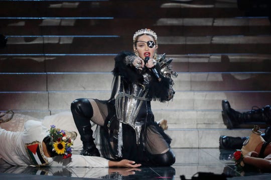 Madonna moved the crowd of Eurovision with a political statement while performing 