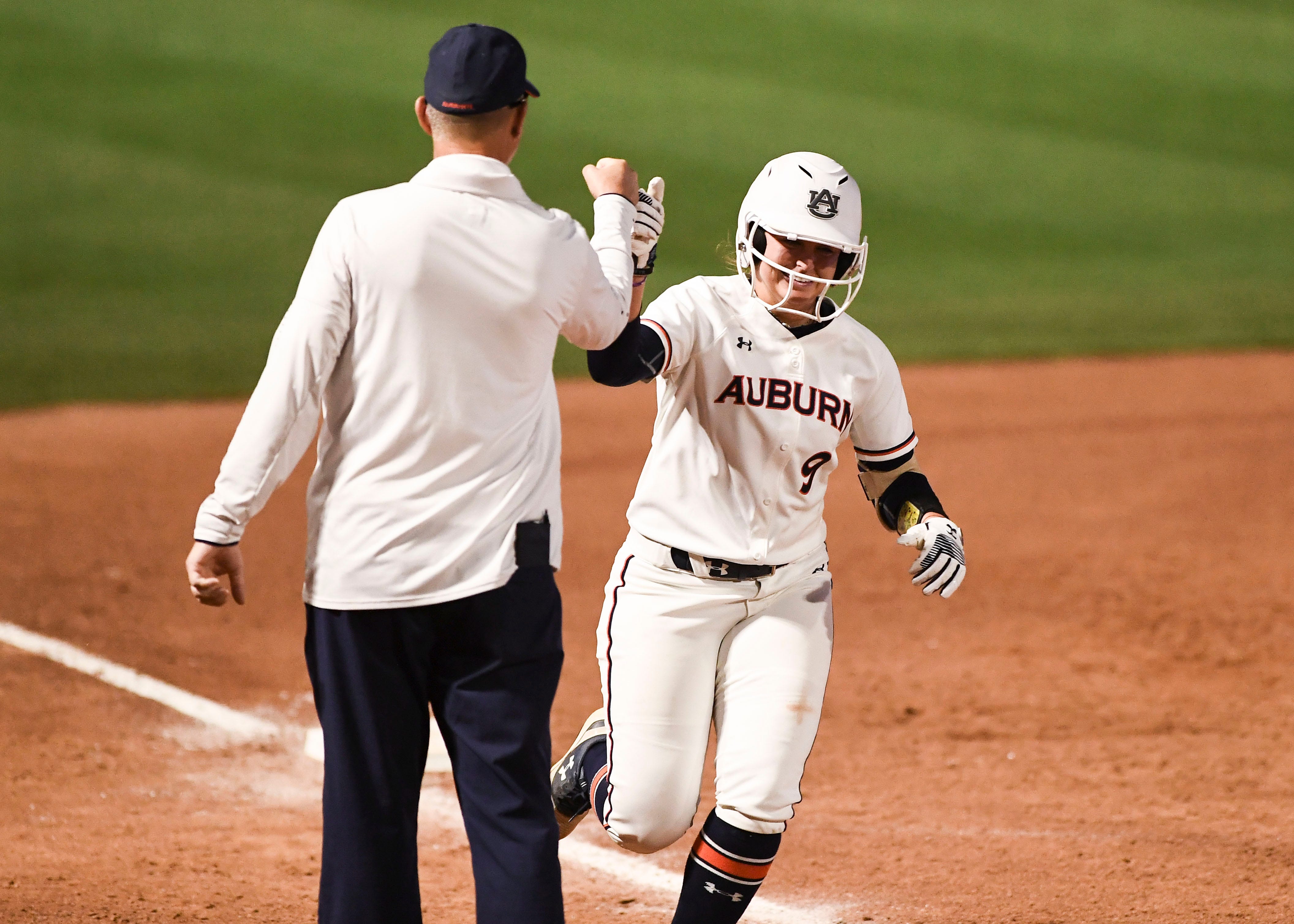 Mickey Dean 5 of Auburn softball's 6 seniors plan to return next season