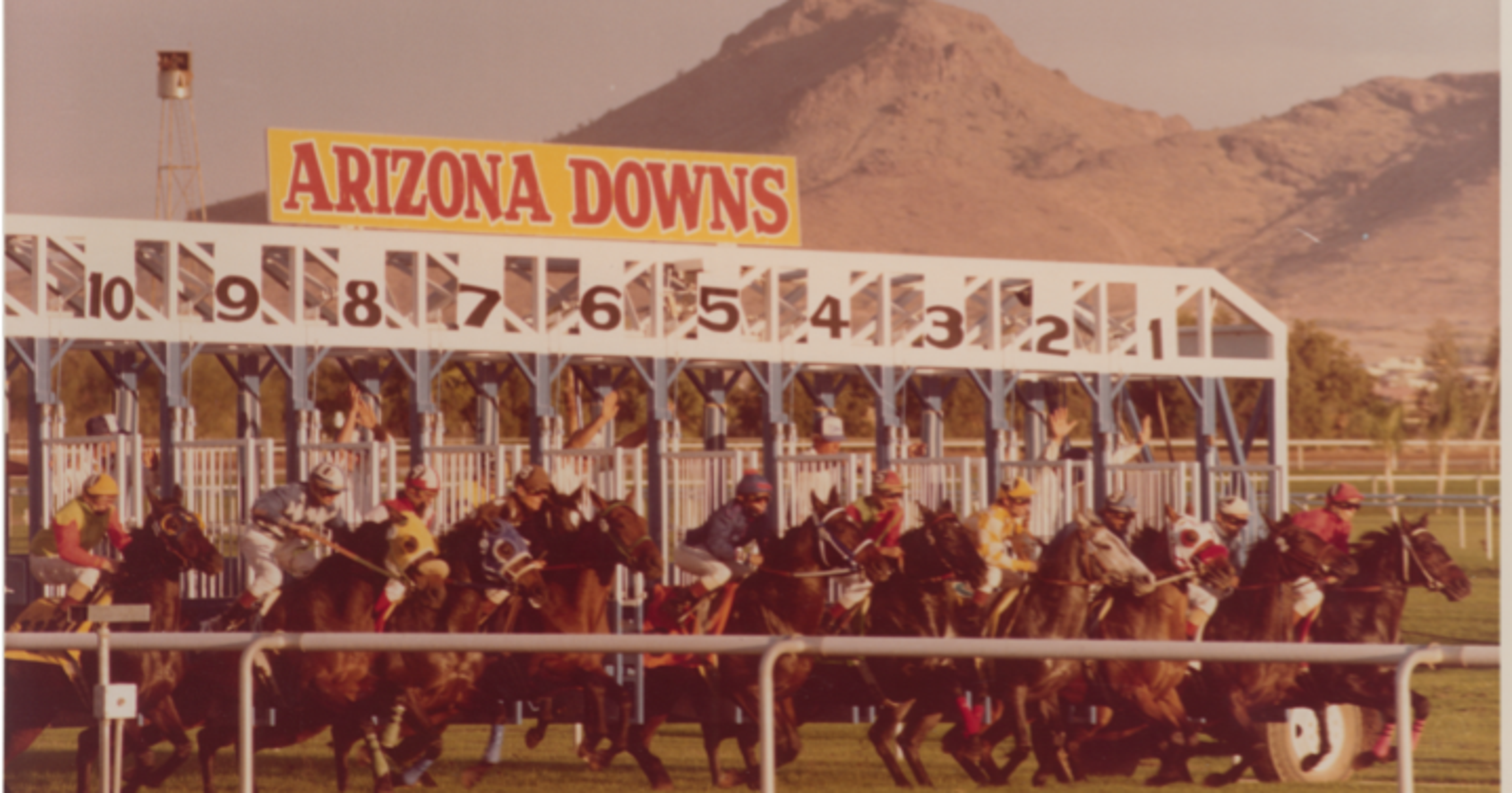 Arizona horse racing yearround again as Prescott Valley track opens